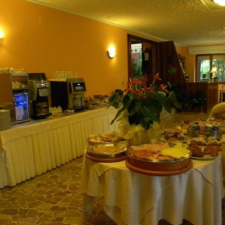 Hotel La Rosa Del Tirreno Livorno Kültér fotó